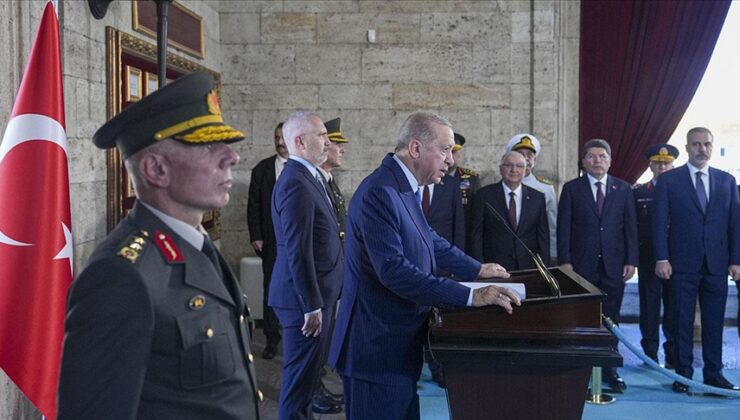 Erdoğan: İstikbalimizi güvenceye alacak tarihi adımlar atıyoruz