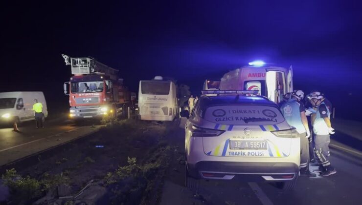 Kayseri-Niğde yolunda yolcu otobüsü faciası: 1 ölü, 13 yaralı