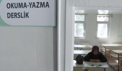 66’sında okuma yazma öğrenen kadın üniversite hayali kuruyor