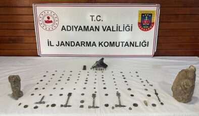 84 sikke ve heykeller ele geçirildi