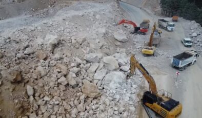 Antalya-Konya kara yolu çalışma nedeniyle ulaşıma kapatıldı