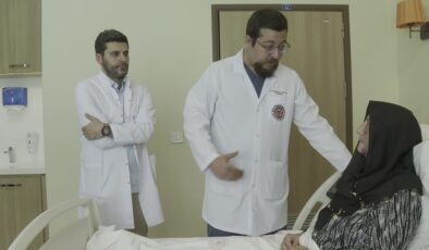 Annesinin kaderini yaşamadı, konuşarak ameliyat oldu