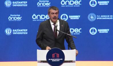 Bakan Tekin, Gaziantep’te 22. İmam Hatipliler Kurultayı’nda konuştu
