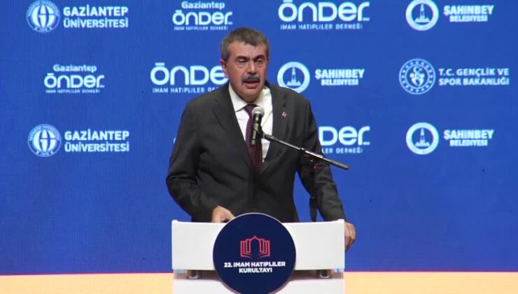 Bakan Tekin, Gaziantep’te 22. İmam Hatipliler Kurultayı’nda konuştu