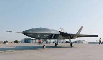 Bayraktar KIZILELMA PT-4 gökyüzünde sınırları zorladı
