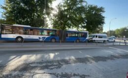 Belediye otobüsüne çarpan minibüsteki 8 kişi yaralandı