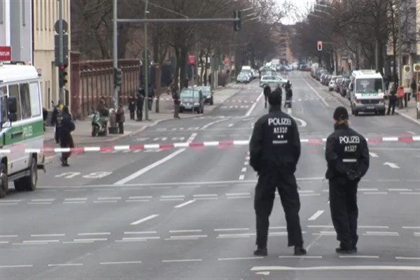 Berlin’de eski bomba paniği: Binlerce kişi evlerinden çıkarıldı