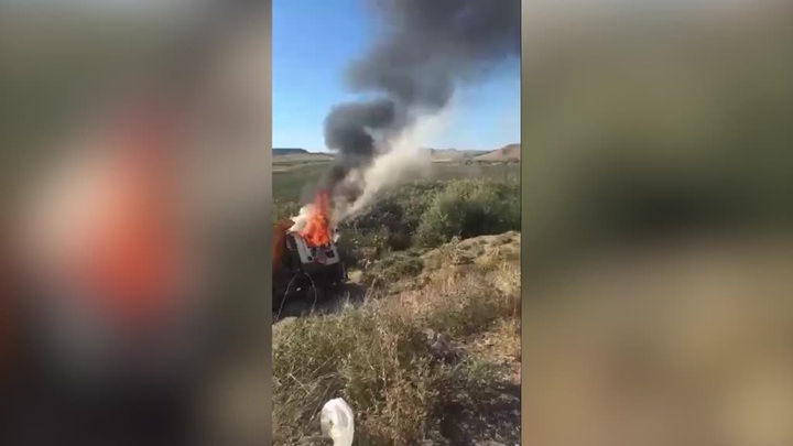 Diyarbakır’da şarampole devrilen kamyonun sürücüsü öldü