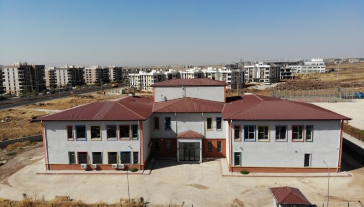 Deprem sonrası Diyarbakır’da 70 okul açıldı, 70’i daha yapılıyor