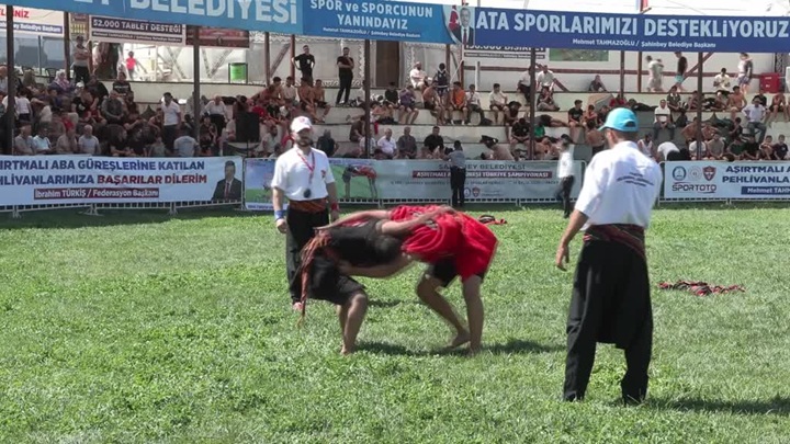 Aşırtmalı Aba Güreşi Türkiye Şampiyonası Gaziantep’te başladı