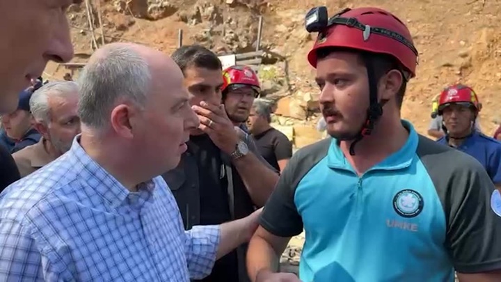 Madendeki göçükte mahsur kalan 2 işçiden biri kurtarıldı