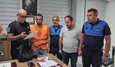 İşçinin bulduğu içerisinde döviz ve altın olan çanta sahibine ulaştırıldı
