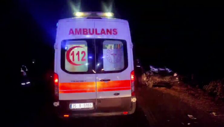 Kamyonet ile otomobilin çarpıştığı kazada 1 kişi öldü, 8 kişi yaralandı
