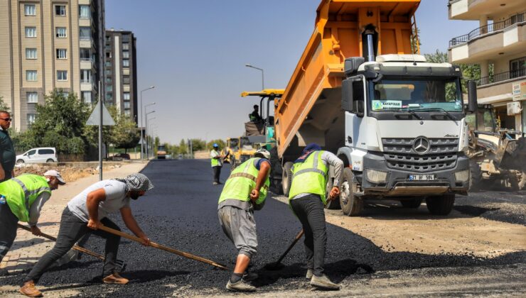 Kayapınar’da yeni yerleşim bölgelerinde yol çalışması sürüyor