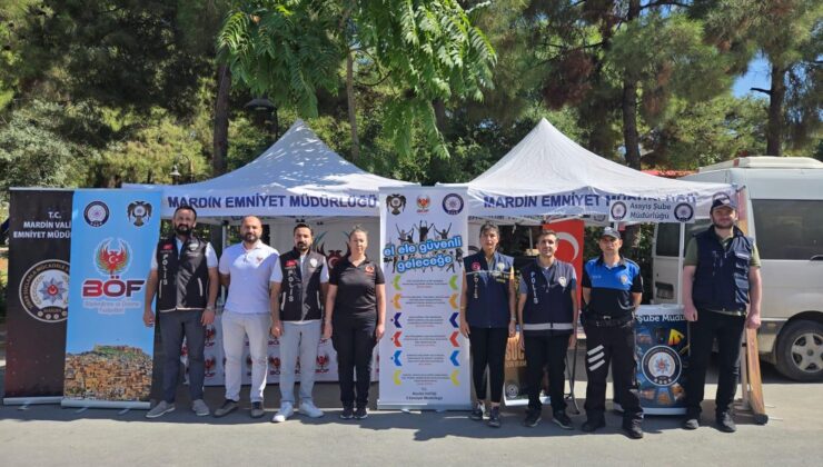 Mardin’de polis gençler için bilgilendirme standı açtı