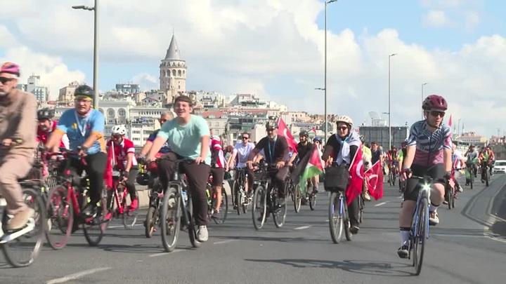 Küresel Sumud Filosu’na destek için İstanbul’da pedallar çevrildi