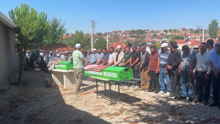 Tabancayla öldürülen iki kadının cenazesi defnedildi