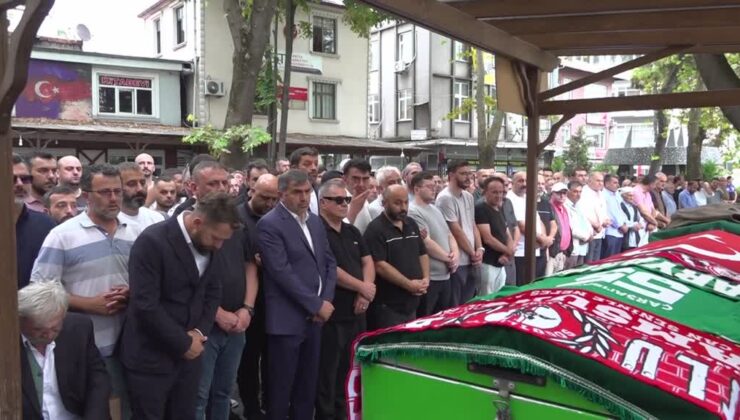 Taraftar kavgasında ölen Ümit Çapkın’ın cenazesi aile kabristanına defnedildi