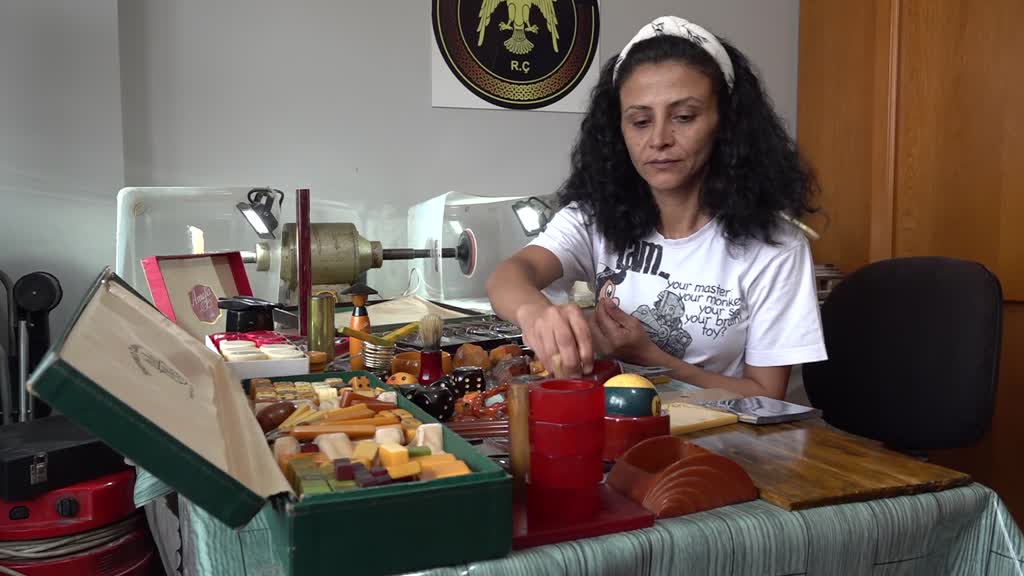 Esra Çoban, fotoğrafçılıktan tespih ustalığına uzanan yolculuğuyla ilham veriyor