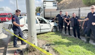 Tırla otomobilin çarpıştığı kazada 1 kişi öldü, 2 kişi yaralandı