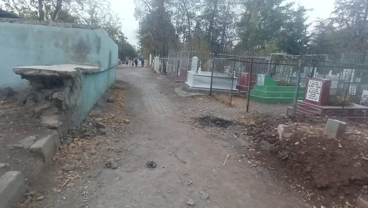 Şehitlik mezarlığının bakımsızlığına vatandaşlardan tepki
