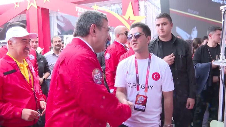 Cumhurbaşkanı Yardımcısı Yılmaz, TEKNOFEST’i ziyaret etti