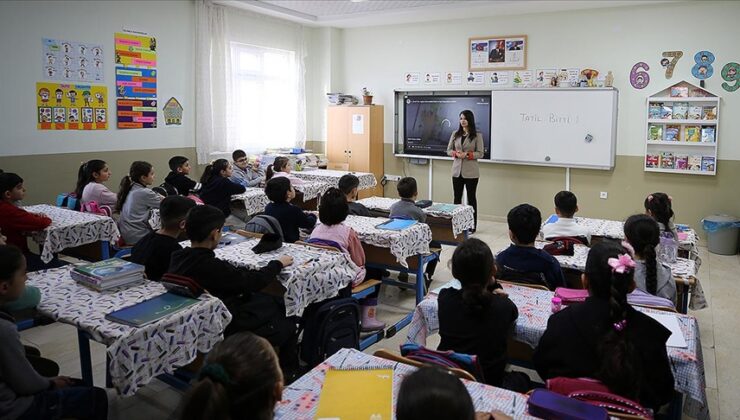 Yeni eğitim öğretim yılı yarın 18 milyon öğrenciyle başlıyor