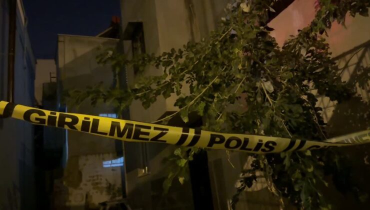 Bir kadın 5 yaşındaki oğlunu bıçaklayarak öldürdü