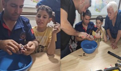 Parmağına vida pulu sıkışan çocuk itfaiye ekiplerince kurtarıldı