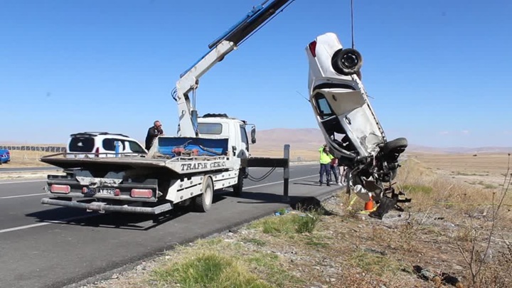 Konya’da devrilen otomobildeki 3 kişi hayatını kaybetti