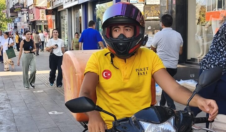 Diyarbakır’daki  motorlu kurye‘’Kazancımız normal ama bedeli ağır’