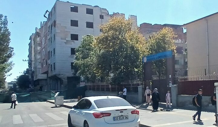 Diyarbakır’da Yıkımın Gölgesinde Eğitim: Öğrenciler, Öğretmenler ve Veliler Tedirgin