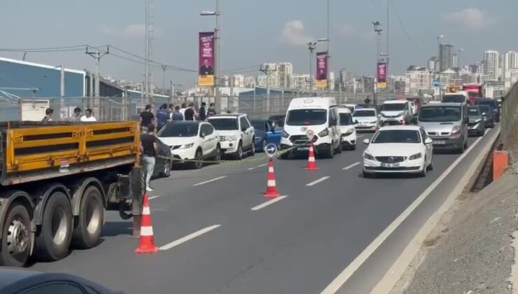 Park halindeki araçta erkek cesedi bulundu