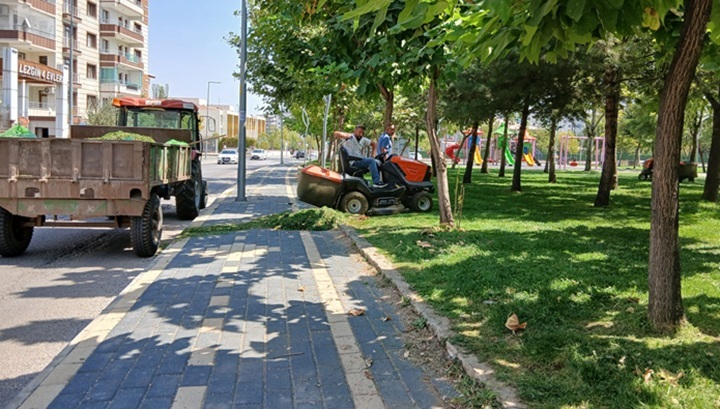 Parklar Estetik Görünüme Kavuşturuluyor