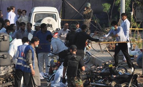 Pakistan’da siyasi miting yakınında intihar saldırısı: 15 ölü